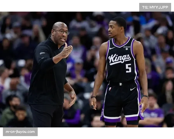 国王福克斯利用绝对速度，抢断后一条龙上篮完成二加一